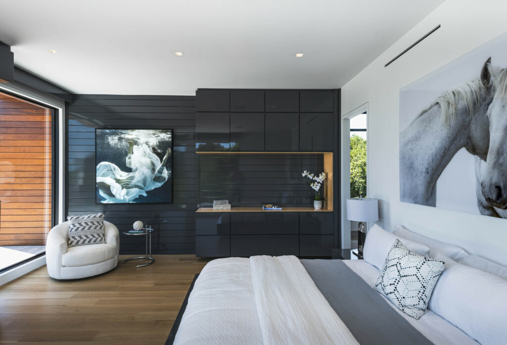 Bedroom with modern built in cabinets